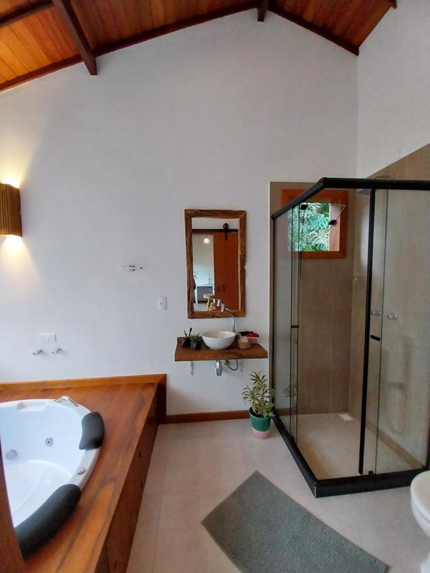 Lodge Chale Canarinho