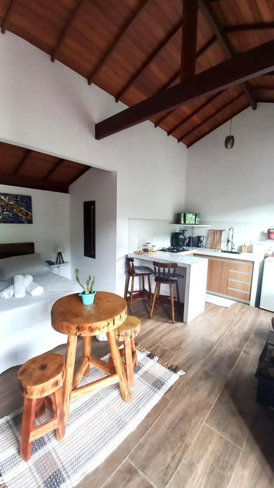 Chale Canarinho Lodge *